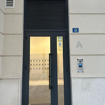 Fantastic New Centre Apartment ポドゴリツァ エクステリア 写真