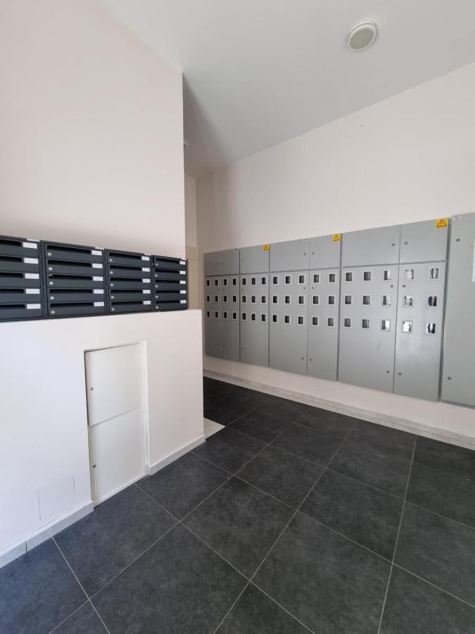 Fantastic New Centre Apartment ポドゴリツァ エクステリア 写真